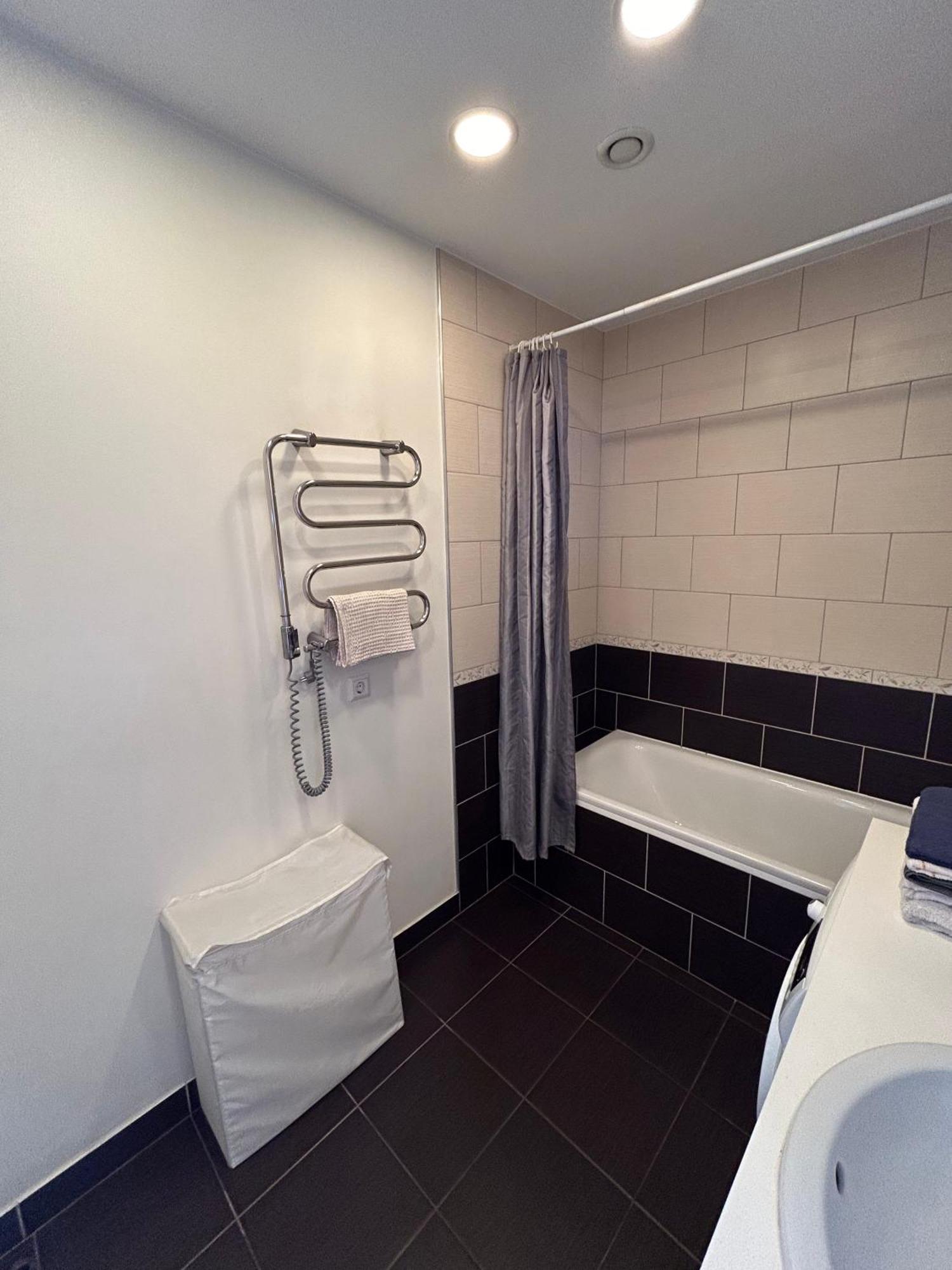 Your Home - Spacious Apartment In City Center, With Balcony & Self Check-In VNO Exteriér fotografie