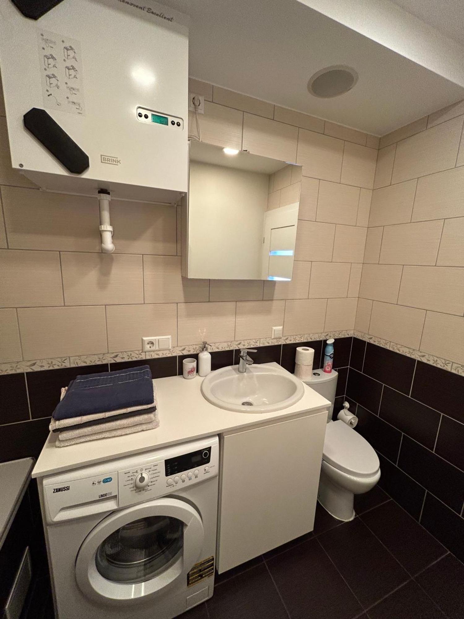 Your Home - Spacious Apartment In City Center, With Balcony & Self Check-In VNO Exteriér fotografie