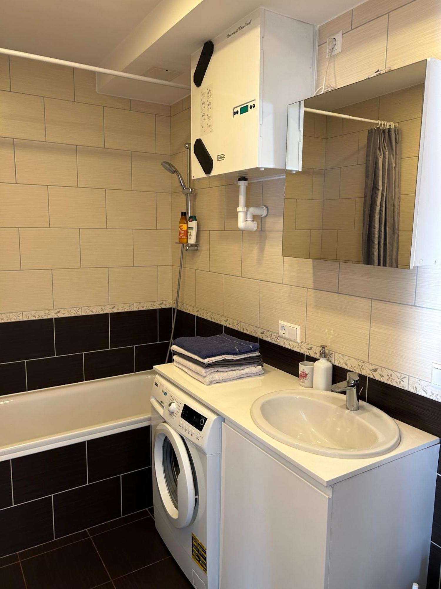 Your Home - Spacious Apartment In City Center, With Balcony & Self Check-In VNO Exteriér fotografie