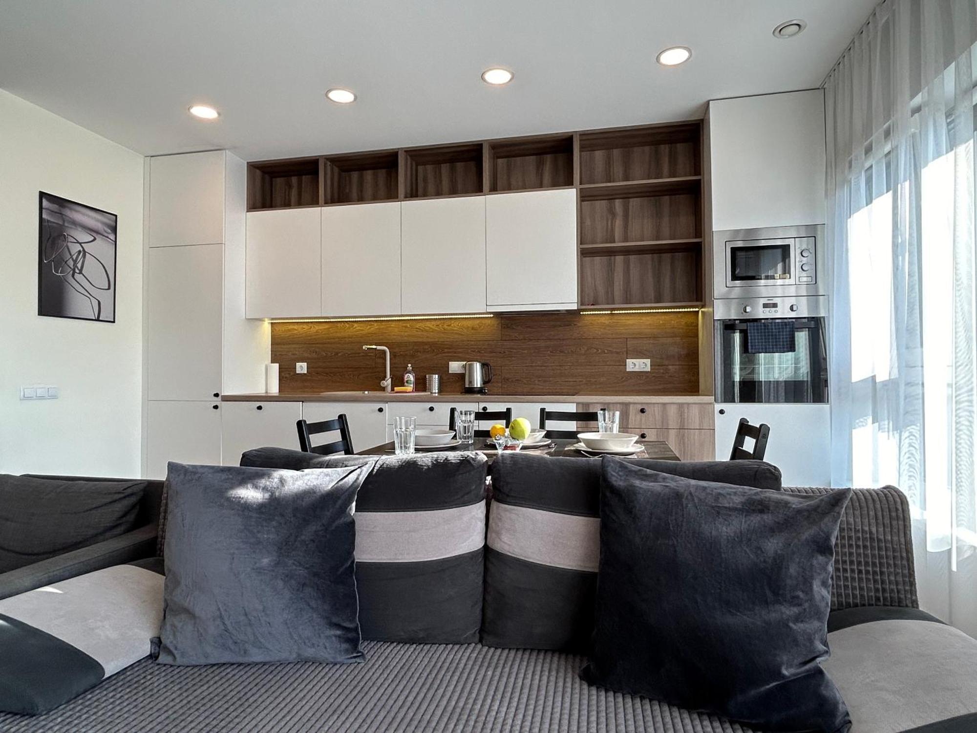 Your Home - Spacious Apartment In City Center, With Balcony & Self Check-In VNO Exteriér fotografie